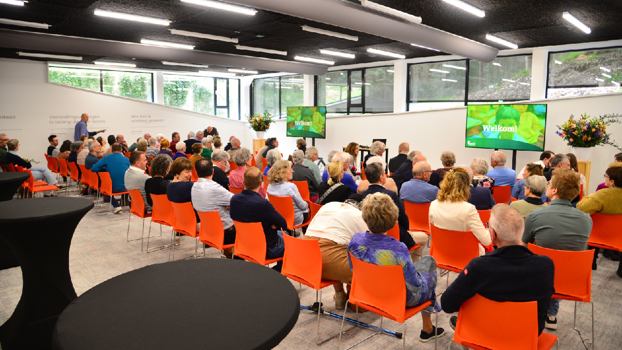 Gasten van Stichting Oasis evenement in Callenbach vergaderzaal