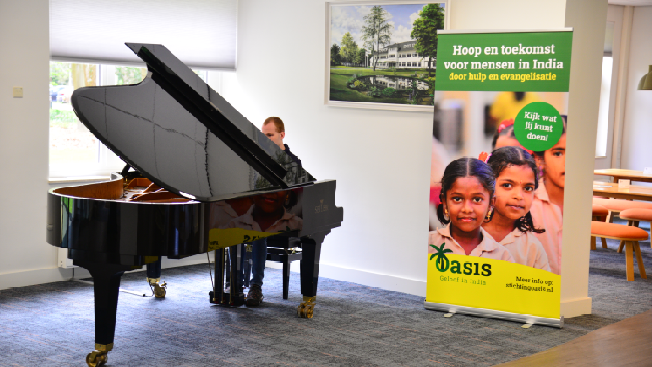 Pianist gast Oasis maakt muziek op vleugel van landgoed zonneoord